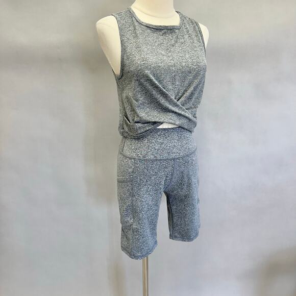 Zobha gray space dye twist crop top and biker short set Size Medium - Picture 3 of 16